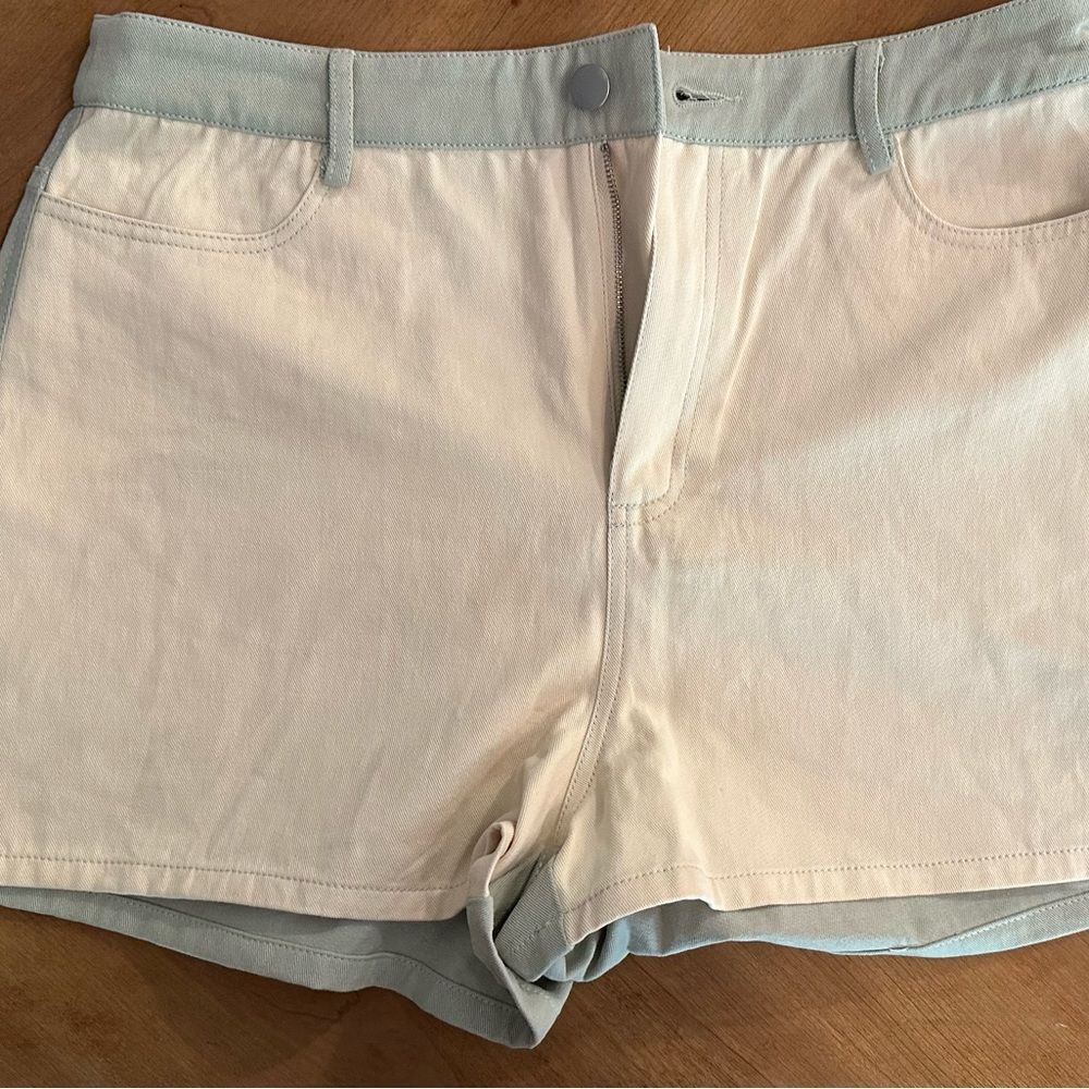 Le Lis shorts